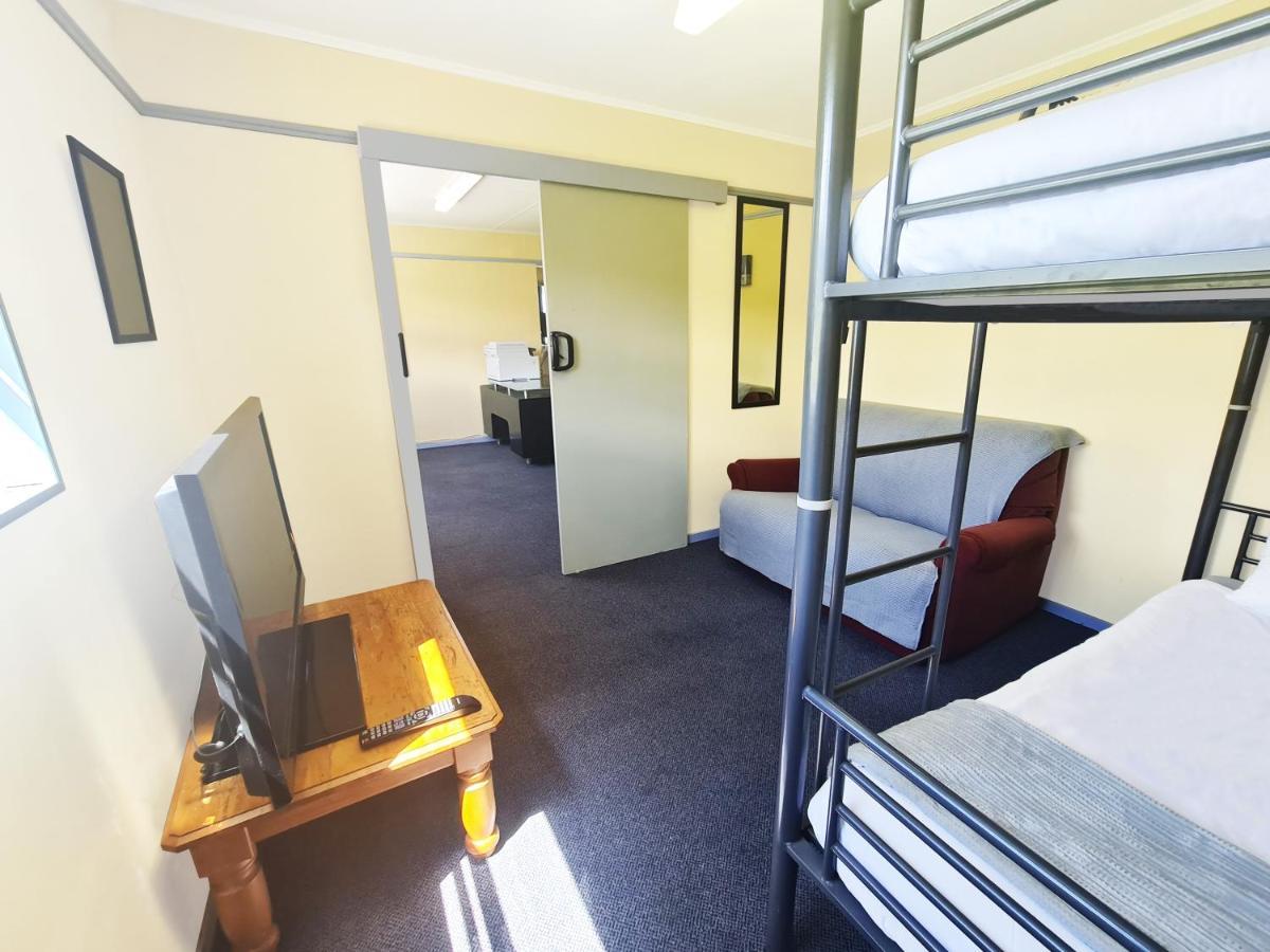 Rarakau Lodge Tuatapere Eksteriør bilde